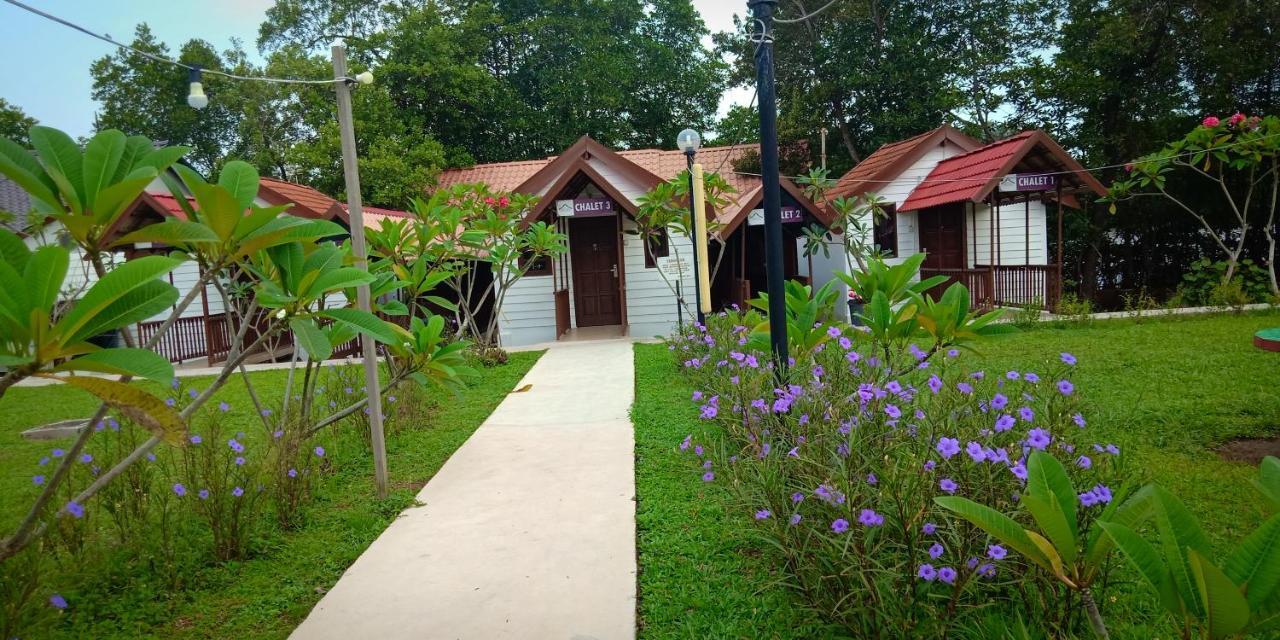 Noor Arfa River Chalet Kuala Terengganu Exterior photo